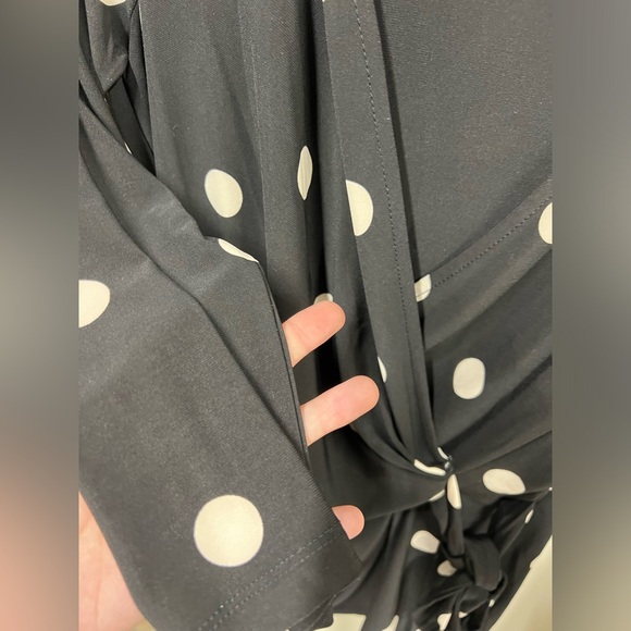 Anne Klein partial wrap blouse | size medium black and white polka dots - Picture 5 of 6